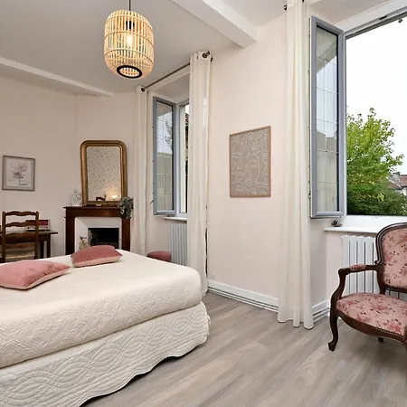 Maison L'arenoulat 度假居