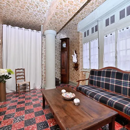 Maison L'arenoulat בית נופש